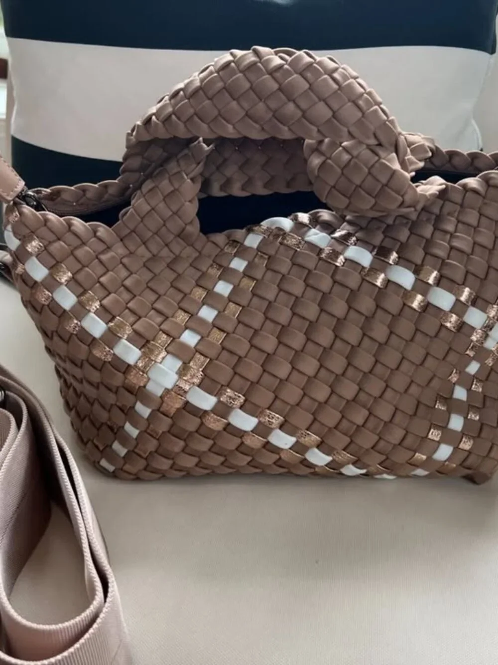 NWOT Haute Shores Metalic Tote/Crossbody - Picture 3 of 5